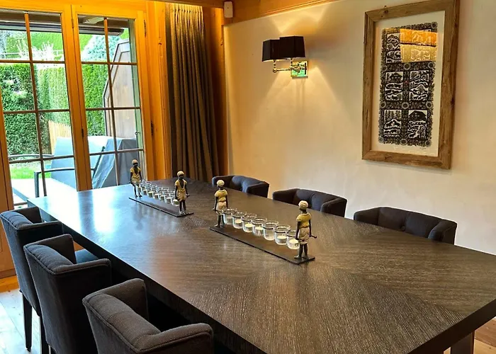 Luxurious Alpine Getaway At Park *