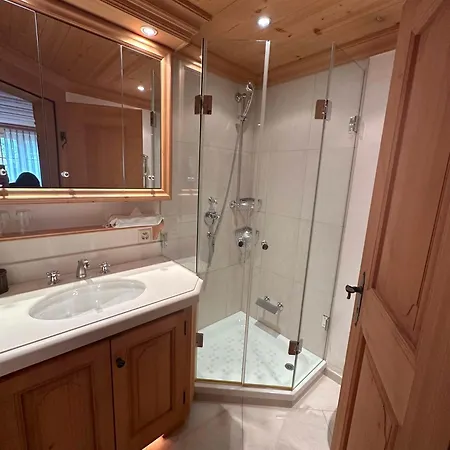 Luxurious Alpine Getaway At Park