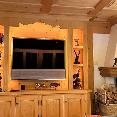 Luxurious Alpine Getaway At Park *