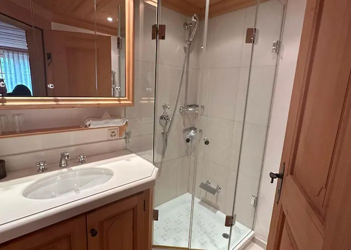 Luxurious Alpine Getaway At Park